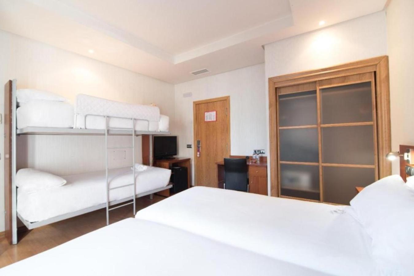 Quadruple Room (4 Adults),1535713012:JPEG